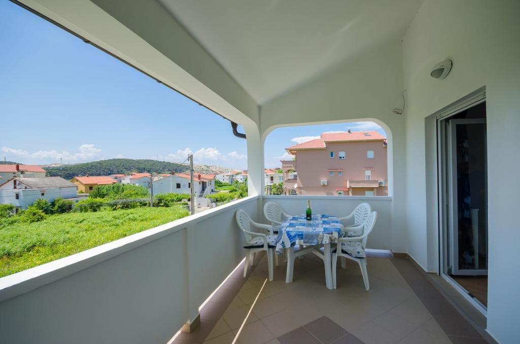 Holiday S&M Lopar Ngoại thất bức ảnh